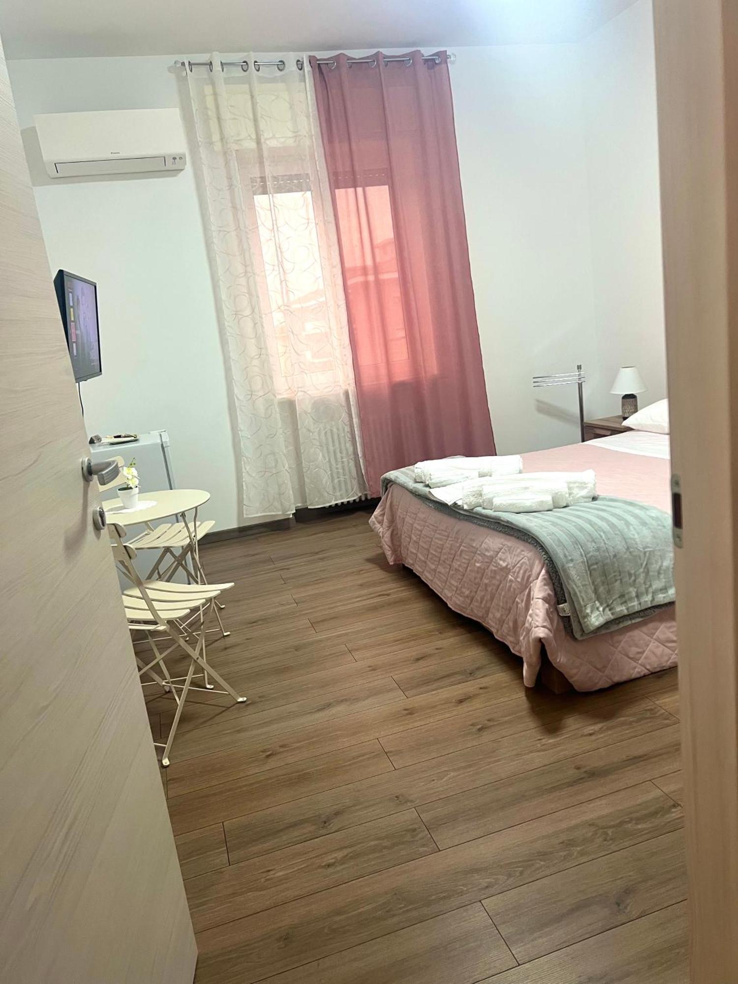 Juliet N - Rental Rooms Verona Buitenkant foto